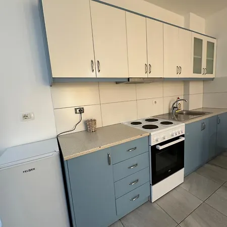 Eki Apartments סרנדה