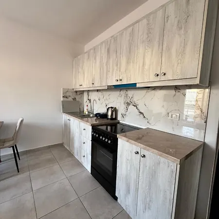 Eki Apartamento Sarandë